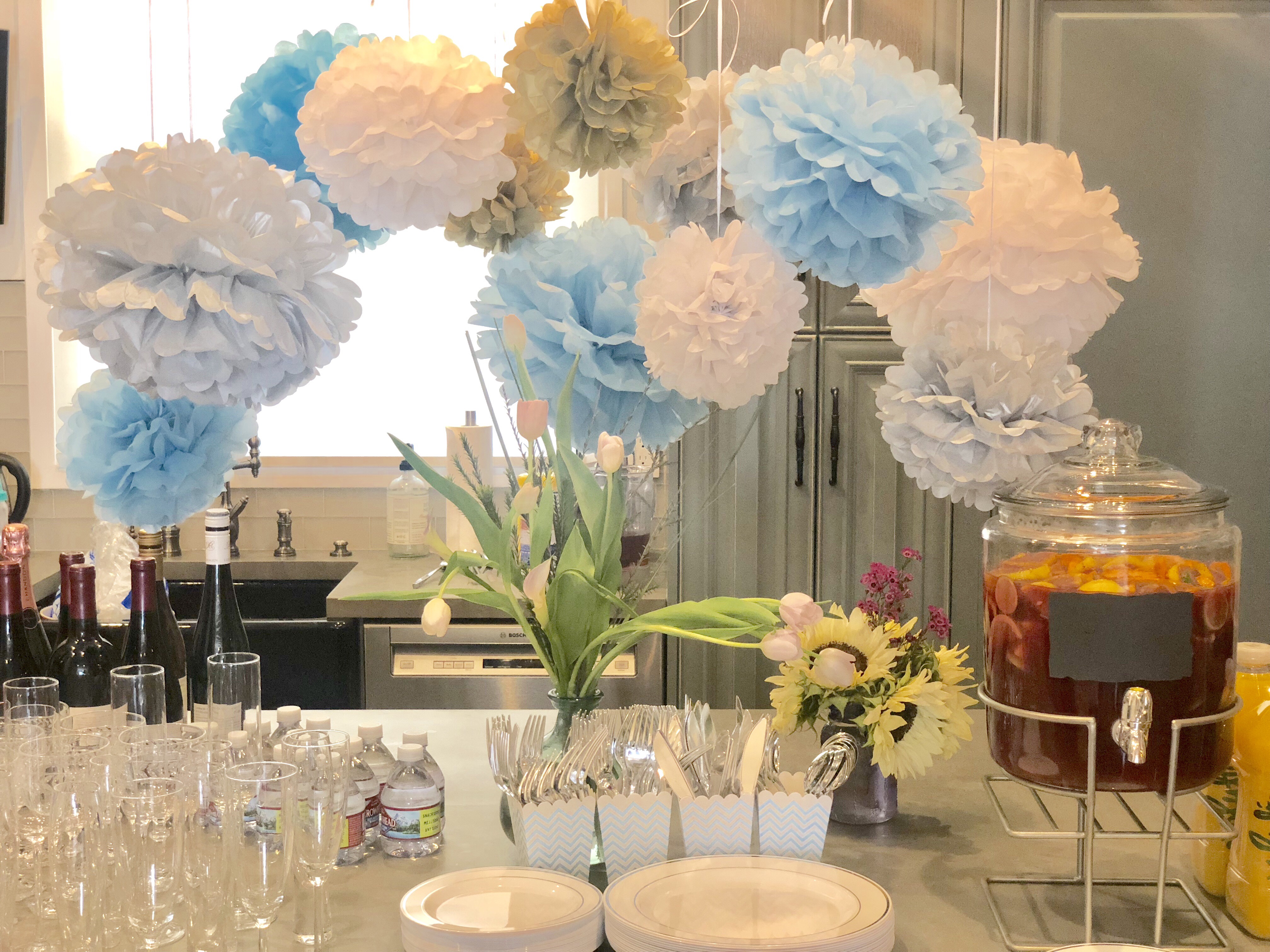 Baby shower decor table setting